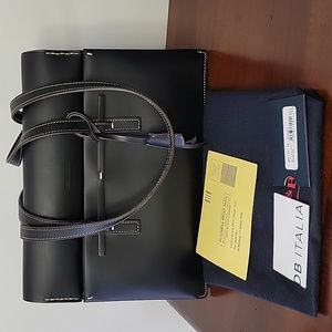 Dooney & Bourke, Rosana, Alto, Black leather flap shoulder bag
